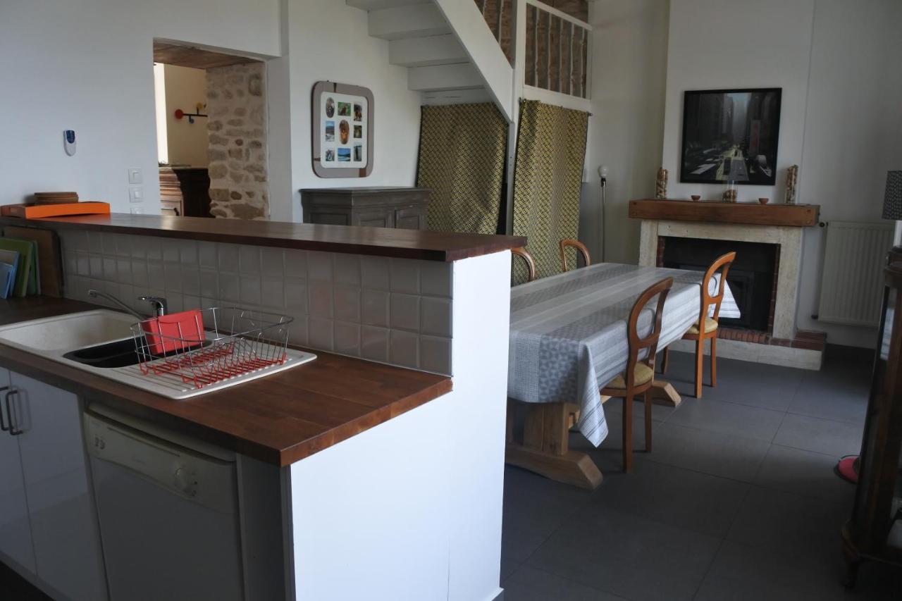 Maison de village spacieuse et confortable Le Gué-de-Velluire Extérieur photo