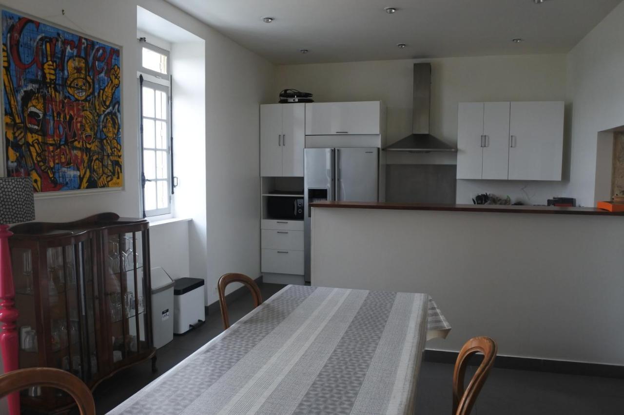 Maison de village spacieuse et confortable Le Gué-de-Velluire Extérieur photo